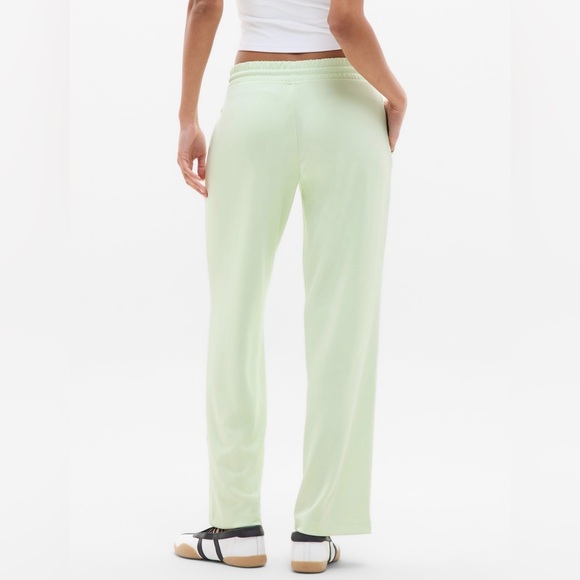 Athleta Seesaw Seasoft Mid Rise Straight Pant Honeydew Green NWT $99 - Picture 2 of 14